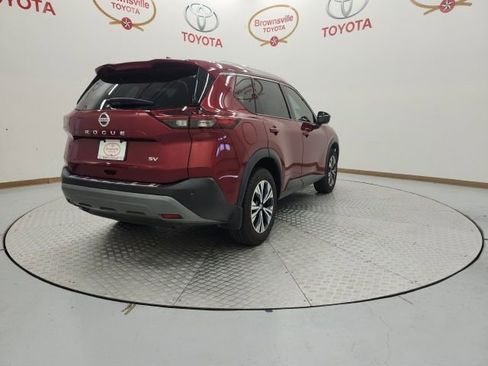 Used 2021 Nissan Rogue SV w/ Premium Package image 8