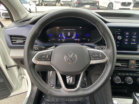 Used 2023 Volkswagen Taos SE w/ Panoramic Sunroof Package FWD image 28