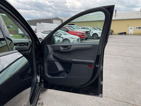 Used 2024 Ford Escape Active AWD/4WD image 32