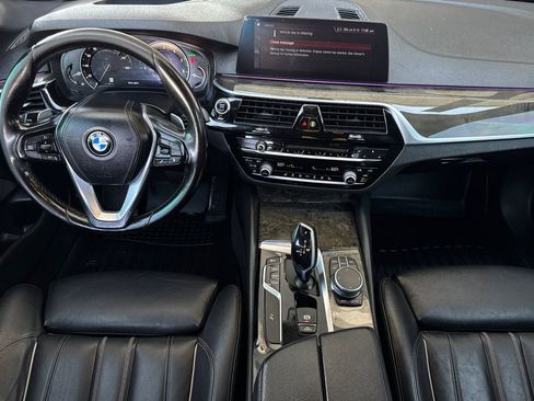 Used 2019 BMW 530i w/ Convenience Package RWD image 15