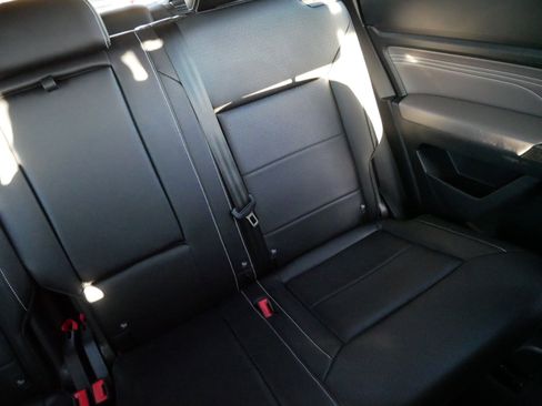 Certified 2023 Volkswagen Atlas SE image 14