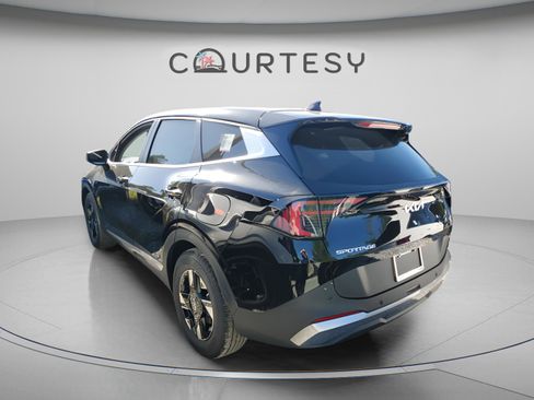 New 2026 Kia Sportage LX image 2