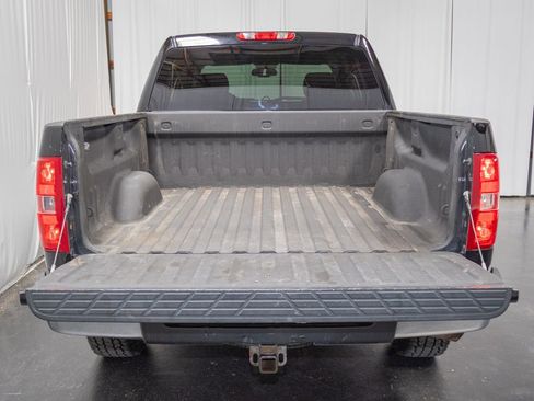 Used 2010 Chevrolet Silverado 1500 LTZ w/ Z71 Appearance Package AWD/4WD image 4