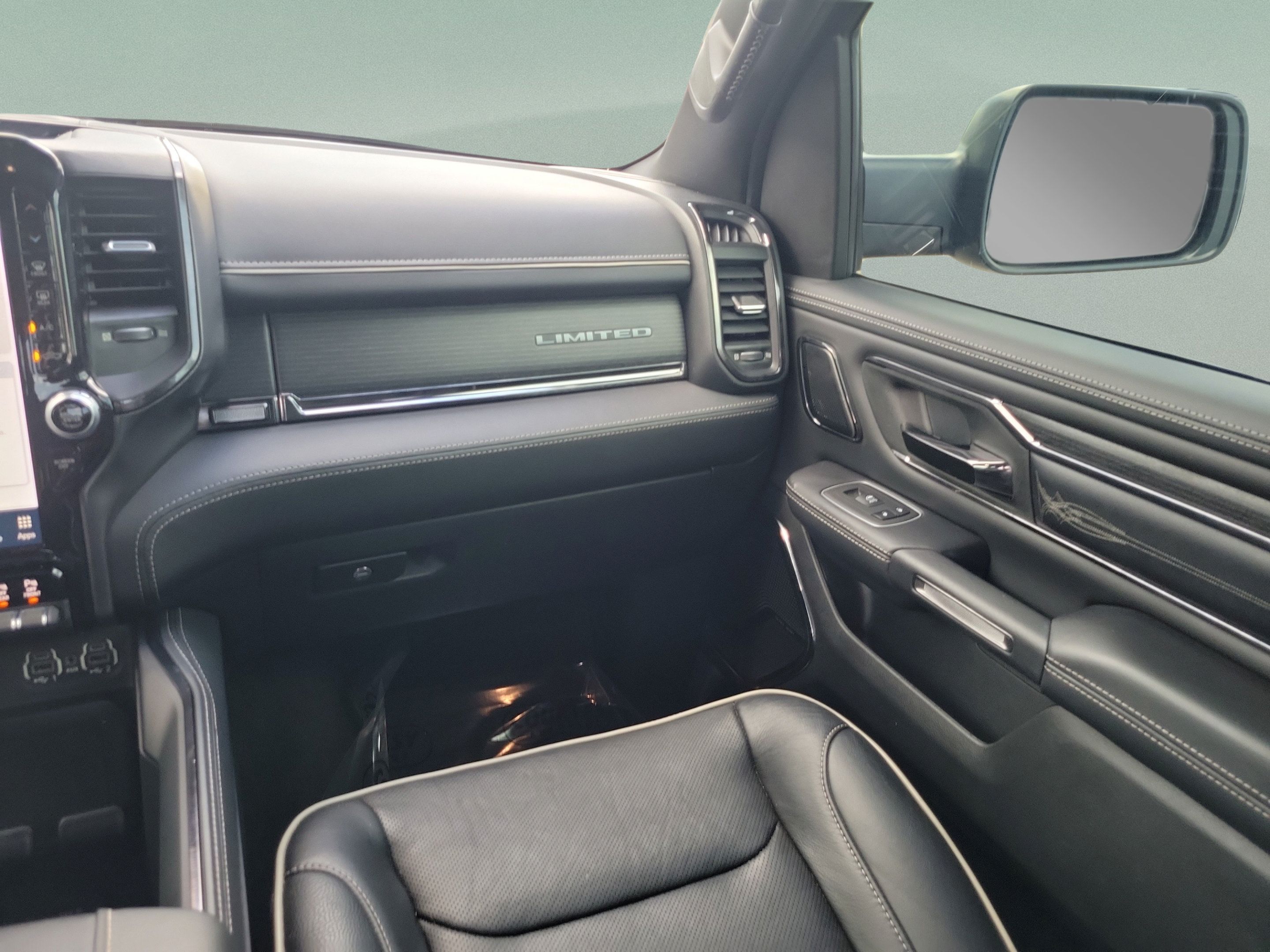 Used 2022 RAM 1500 Limited AWD/4WD image 12