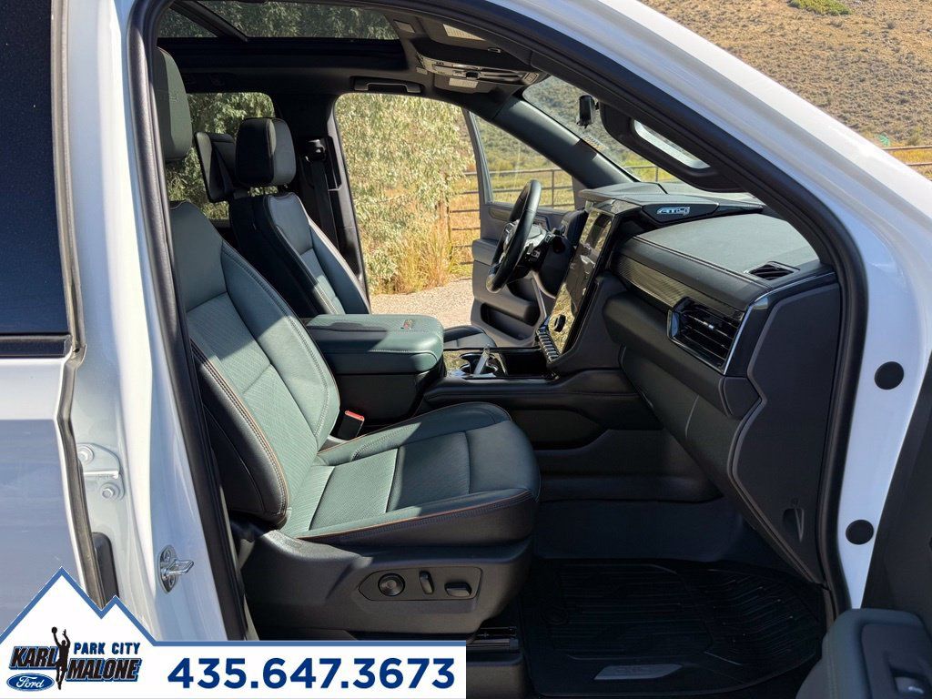 Used 2025 GMC Yukon AT4 w/ AT4 Premium Plus Package AWD/4WD image 42