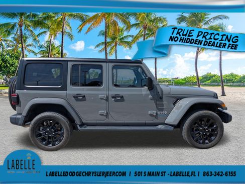 Used 2023 Jeep Wrangler Unlimited Sahara w/ Cold Weather Group AWD/4WD image 3