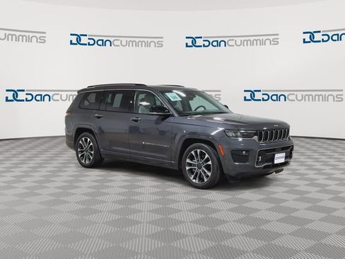 Used 2022 Jeep Grand Cherokee L Overland w/ Luxury Tech Group IV AWD/4WD image 3