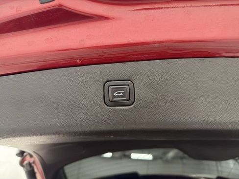 Certified 2022 Chevrolet Blazer RS w/ Enhanced Convenience Package image 17