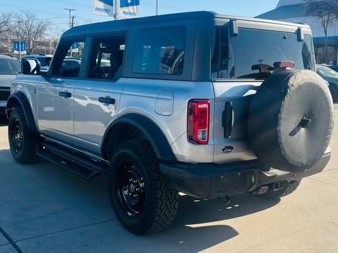 Used 2022 Ford Bronco Black Diamond image 5