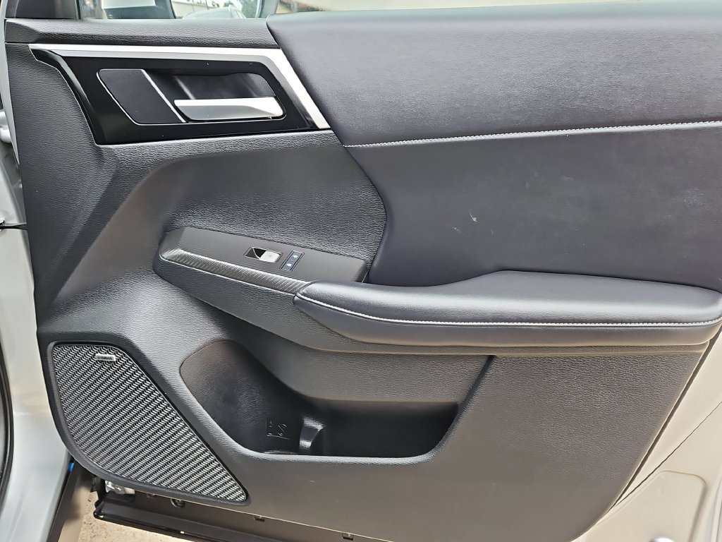 Used 2025 Mitsubishi Outlander SE AWD/4WD image 34