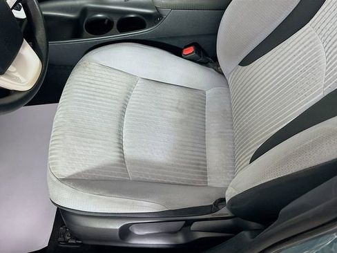 Used 2018 Toyota Prius Four Touring image 19