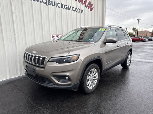 Used 2019 Jeep Cherokee Latitude w/ Popular Appearance Group image 7