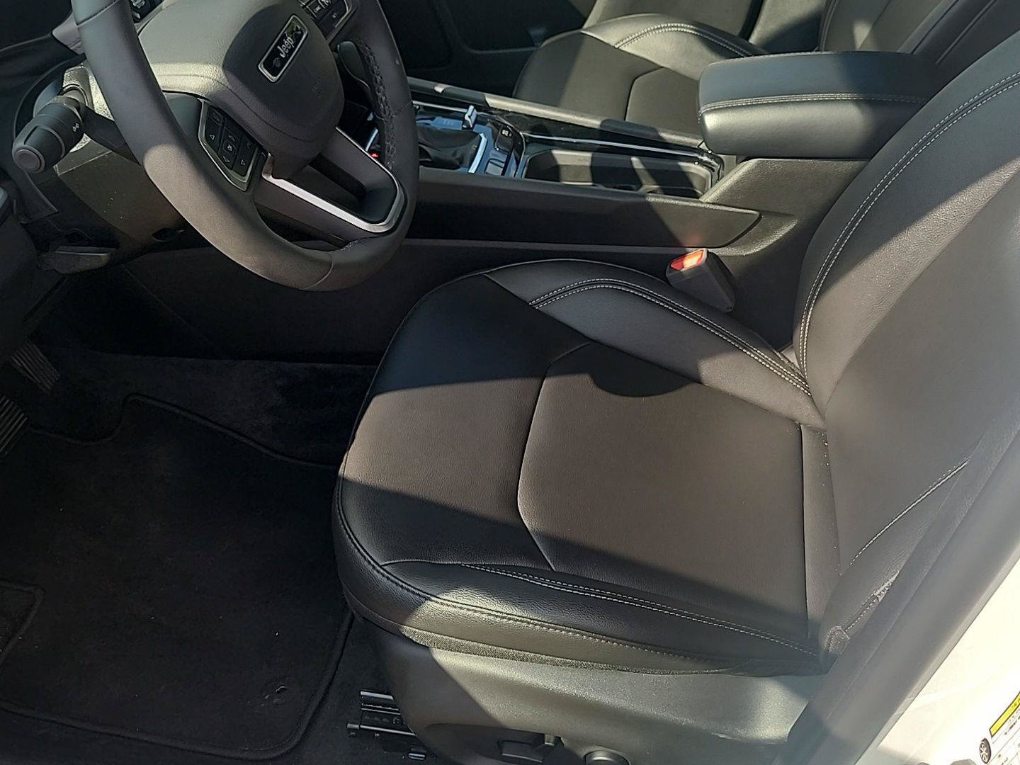Certified 2025 Jeep Compass Limited AWD/4WD image 9