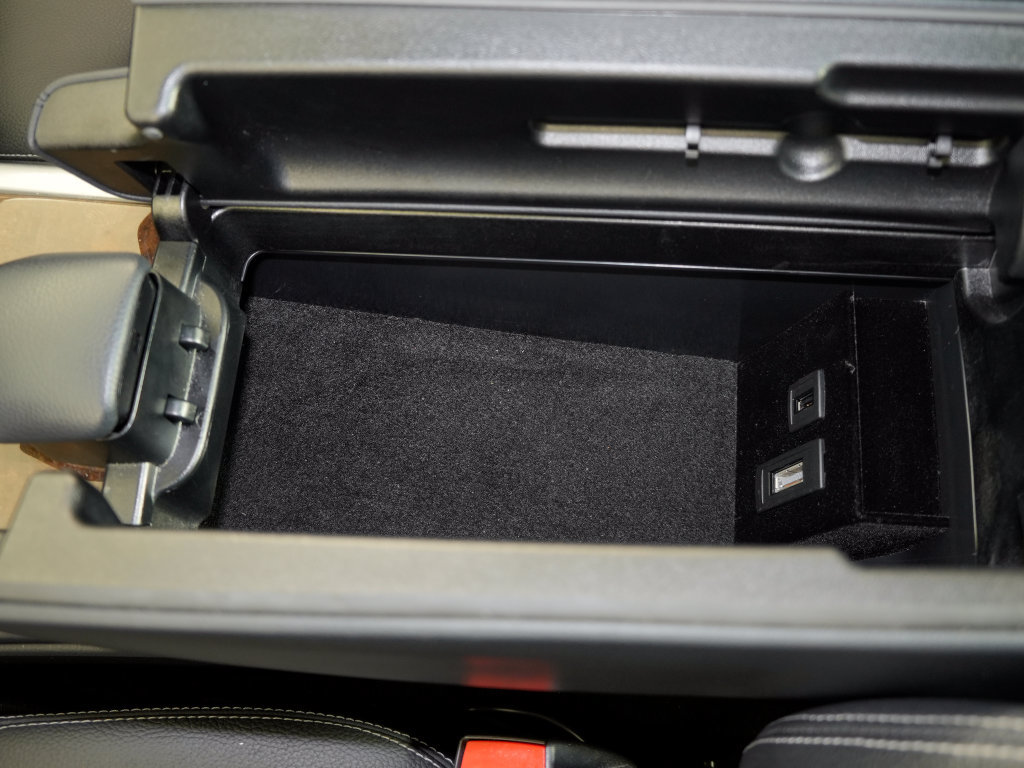 Used 2014 Mercedes-Benz E 350 4MATIC Sedan image 29