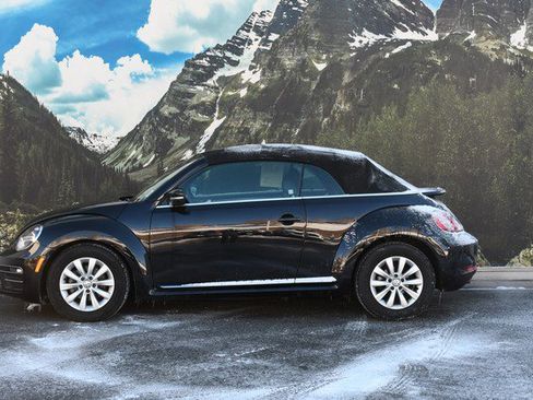 Used 2018 Volkswagen Beetle S image 7