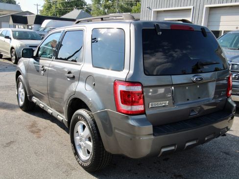 Used 2010 Ford Escape XLT image 4
