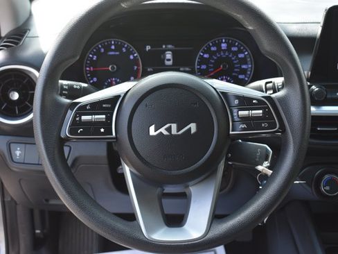 Used 2024 Kia Forte LXS FWD image 17