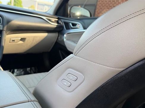 Used 2019 Genesis G70 2.0T Advanced w/ Elite Package RWD image 24