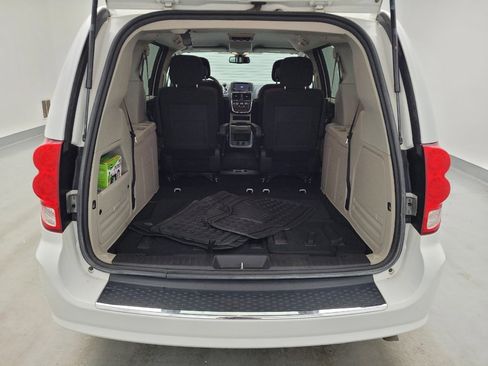 Used 2019 Dodge Grand Caravan SE FWD image 29