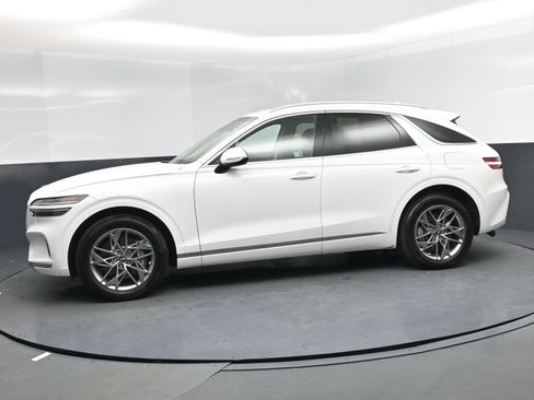 Used 2024 Genesis GV70 2.5T w/ Select Package image 3