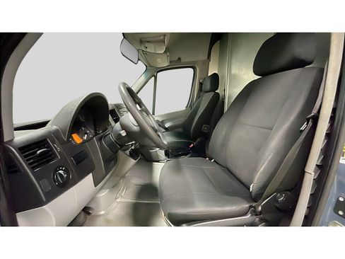 Used 2018 Mercedes-Benz Sprinter 2500 image 12