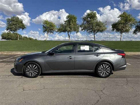 Used 2023 Nissan Altima 2.5 SV image 8