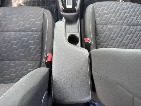 Used 2021 Nissan Kicks S image 19