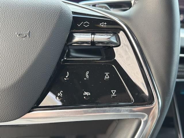 Certified 2025 Cadillac Escalade Premium Luxury w/ LPO, Floor Liner Package AWD/4WD image 28