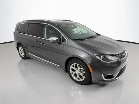 Used 2019 Chrysler Pacifica Limited FWD image 1