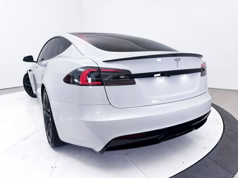 Used 2021 Tesla Model S Plaid image 8