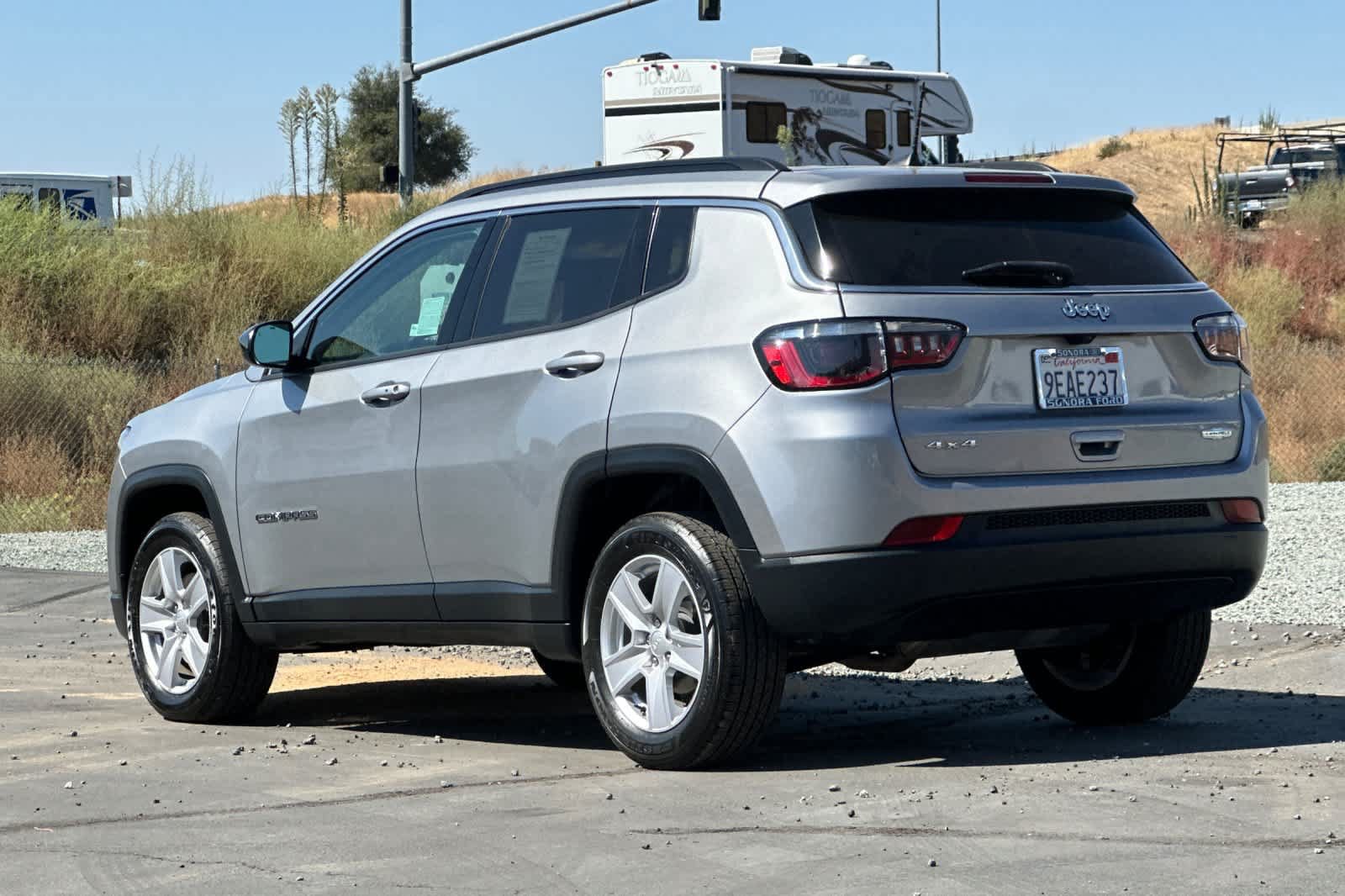 Used 2022 Jeep Compass Latitude AWD/4WD image 6
