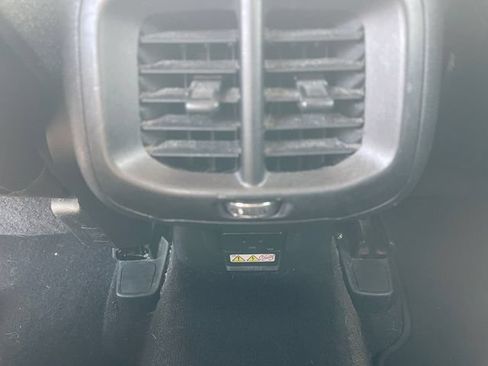 Used 2014 Jeep Cherokee Limited FWD image 16