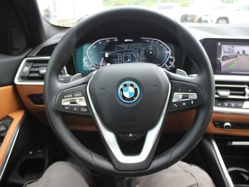 Used 2022 BMW 330e xDrive w/ Driving Assistance Package AWD/4WD image 16