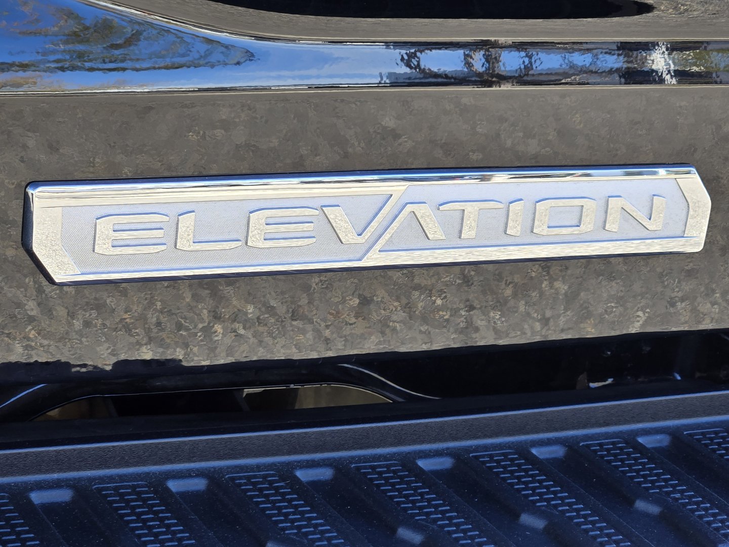 Used 2025 GMC Sierra 1500 Elevation AWD/4WD image 13