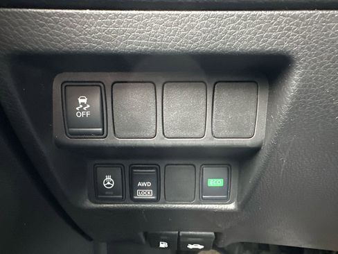 Used 2017 Nissan Rogue Sport SL image 37