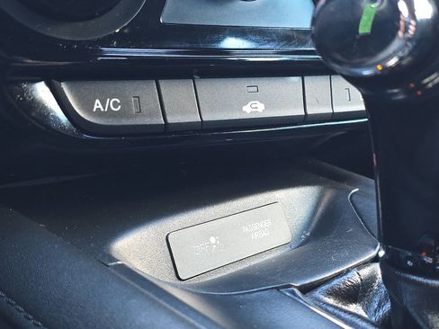 Used 2016 Honda HR-V LX image 38