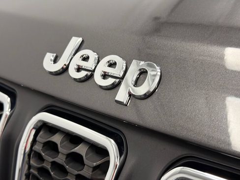 Used 2023 Jeep Compass Latitude AWD/4WD image 11