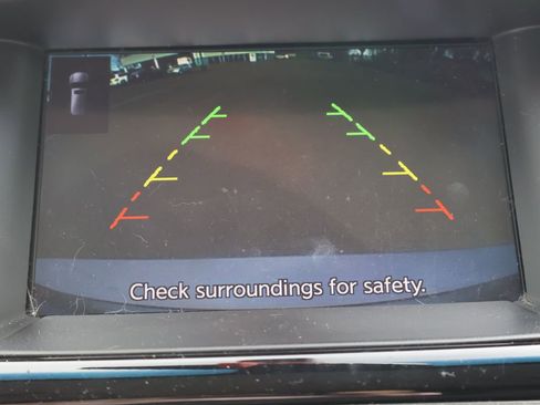 Used 2017 Nissan Pathfinder SV image 10