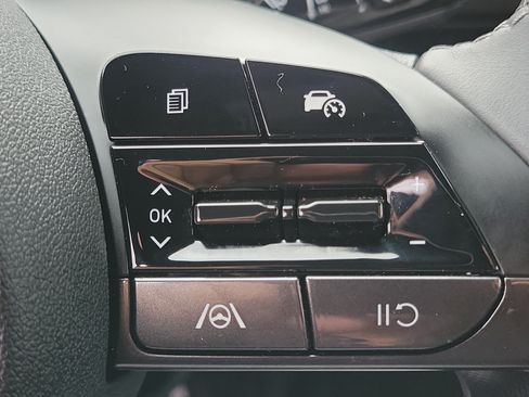 Certified 2025 Hyundai Elantra Sport FWD image 9