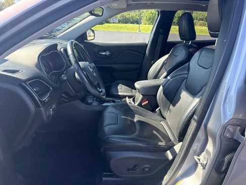 Used 2021 Jeep Cherokee Latitude Lux w/ Sun & Sound Group AWD/4WD image 10