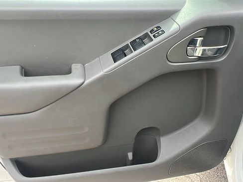 Used 2016 Nissan Frontier SV RWD image 21
