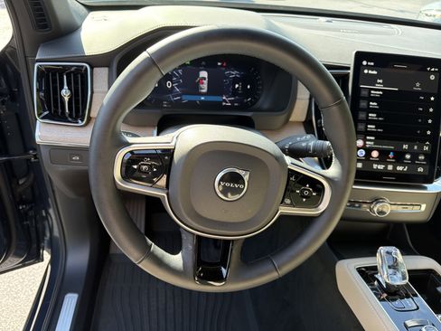 Used 2026 Volvo XC90 B6 Plus w/ Protection Package Premier AWD/4WD image 18