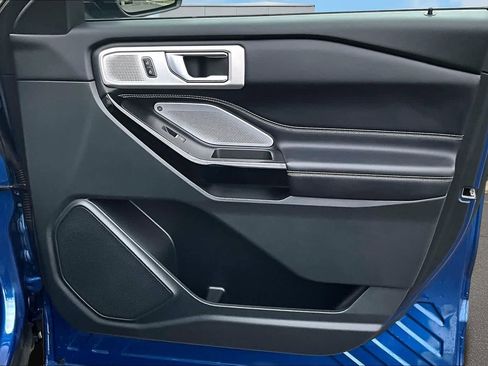 Used 2021 Ford Explorer ST w/ ST Street Pack image 29