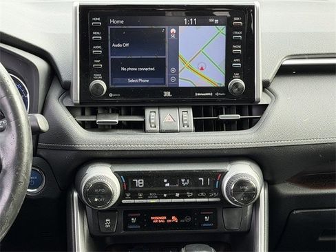 Used 2020 Toyota RAV4 Limited image 17