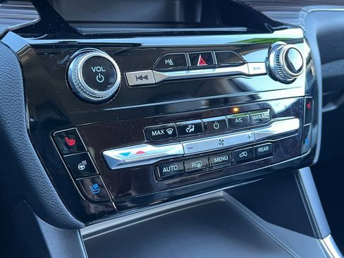 Used 2023 Ford Explorer Limited w/ Equipment Group 301A image 35