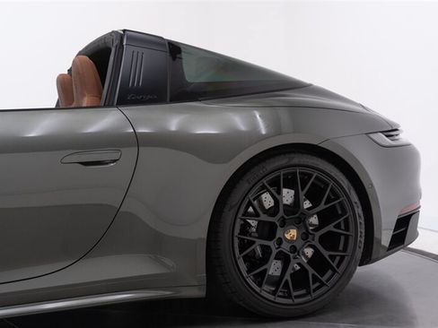 Used 2024 Porsche 911 Targa 4 GTS AWD/4WD image 36