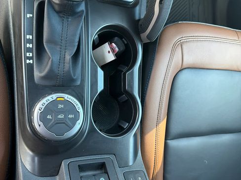 Used 2024 Ford Bronco Outer Banks AWD/4WD image 19