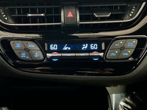Used 2019 Toyota C-HR XLE FWD image 11