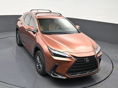 Used 2025 Lexus NX 250 FWD w/ Accessory Package (A2) image 19