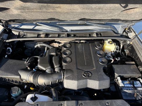 Used 2019 Toyota 4Runner TRD Off Road 4x4 4dr SUV image 12